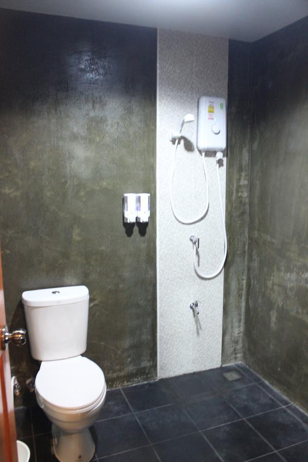 Rak Khun Hostel Chiang Mai Esterno foto