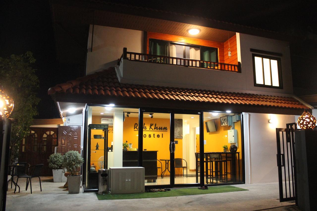 Rak Khun Hostel Chiang Mai Esterno foto