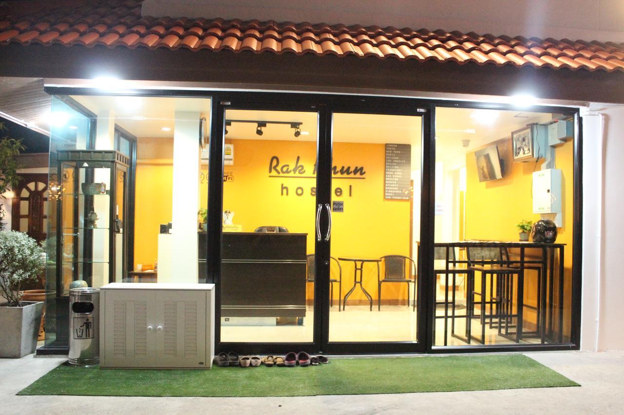 Rak Khun Hostel Chiang Mai Esterno foto